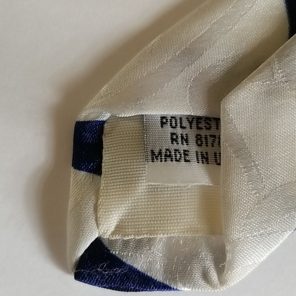 Lago necktie and pocket square - Picture 9 of 9